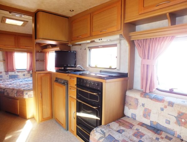 ELDDIS Tornado GTX bj.2001, FRANS BED, MOVER, DOUCHE - Afbeelding 13