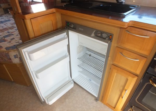 ELDDIS Tornado GTX bj.2001, FRANS BED, MOVER, DOUCHE - Afbeelding 18