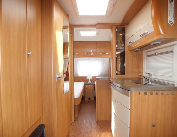 HOBBY De Luxe 495 UL bj. 2009, met AIRCO, MOVER, VOORTENT - Afbeelding 8