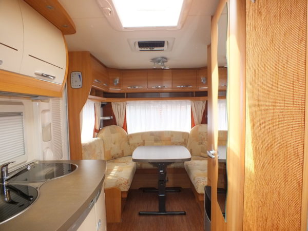 HOBBY De Luxe 495 UL bj. 2009, met AIRCO, MOVER, VOORTENT - Afbeelding 5