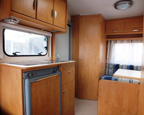 CARAVELAIR Eldorado 390 BJ. 2005, Lichtgewicht met voortent - Afbeelding 15