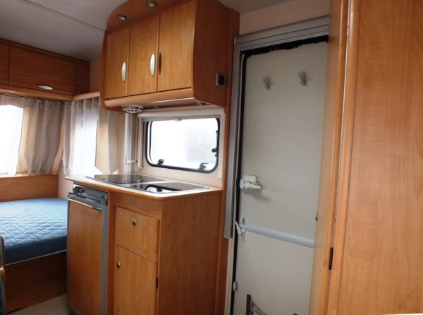 CARAVELAIR Eldorado 390 BJ. 2005, Lichtgewicht met voortent - Afbeelding 9