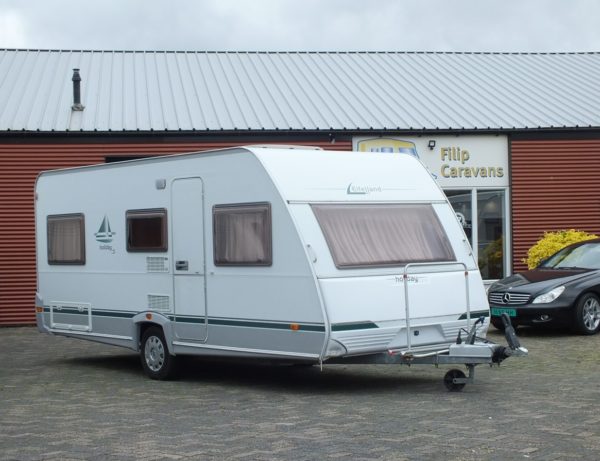 EIFELLAND Holiday 500 TL bj. 2005 met VOORTENT 3. 5 METER DIEP