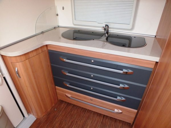 HOBBY De Luxe 380 TB bj.2011, NIEUWSTAAT, met VOORTENT - Afbeelding 10