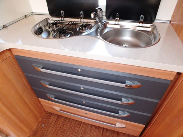 HOBBY De Luxe 380 TB bj.2011, NIEUWSTAAT, met VOORTENT - Afbeelding 11