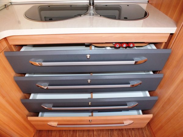 HOBBY De Luxe 380 TB bj.2011, NIEUWSTAAT, met VOORTENT - Afbeelding 12