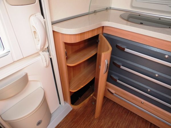 HOBBY De Luxe 380 TB bj.2011, NIEUWSTAAT, met VOORTENT - Afbeelding 13