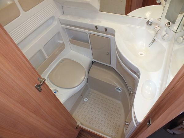 HOBBY De Luxe 380 TB bj.2011, NIEUWSTAAT, met VOORTENT - Afbeelding 18