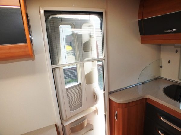 HOBBY De Luxe 380 TB bj.2011, NIEUWSTAAT, met VOORTENT - Afbeelding 23