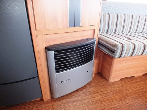 HOBBY De Luxe 380 TB bj.2011, NIEUWSTAAT, met VOORTENT - Afbeelding 20