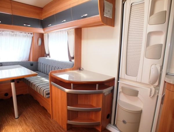 HOBBY De Luxe 380 TB bj.2011, NIEUWSTAAT, met VOORTENT - Afbeelding 16