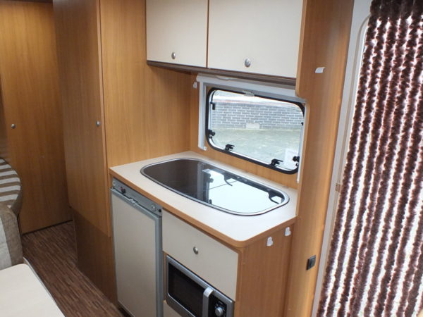 BURSTNER 485 TK bj.2013, met AIRCO, 6 SLAAPPLAATSEN, LICHTGEWICHT - Afbeelding 11