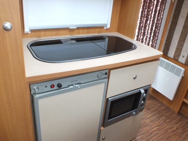 BURSTNER 485 TK bj.2013, met AIRCO, 6 SLAAPPLAATSEN, LICHTGEWICHT - Afbeelding 12