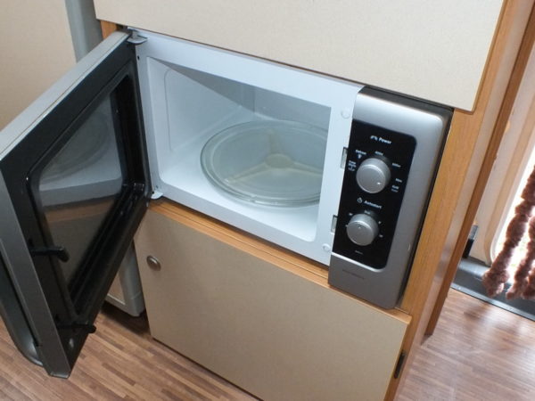 BURSTNER 485 TK bj.2013, met AIRCO, 6 SLAAPPLAATSEN, LICHTGEWICHT - Afbeelding 16