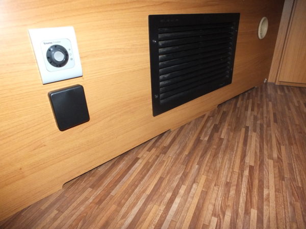 BURSTNER 485 TK bj.2013, met AIRCO, 6 SLAAPPLAATSEN, LICHTGEWICHT - Afbeelding 21