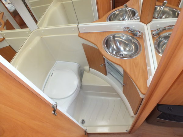HOME-CAR 546 H bj.2007, TOP STAAT, 2 APARTE BEDDEN, MOVER - Afbeelding 22