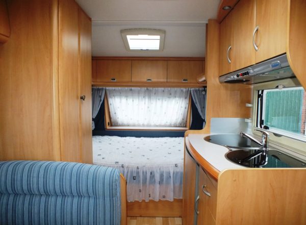 HOBBY De luxe Easy 400 SF bj.2004, NIEUWSTAAT, met MOVER - Afbeelding 5