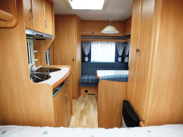 HOBBY De luxe Easy 400 SF bj.2004, NIEUWSTAAT, met MOVER - Afbeelding 8