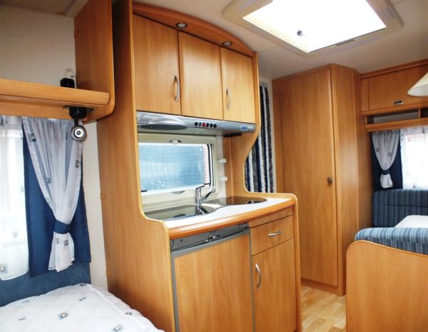 HOBBY De luxe Easy 400 SF bj.2004, NIEUWSTAAT, met MOVER - Afbeelding 13