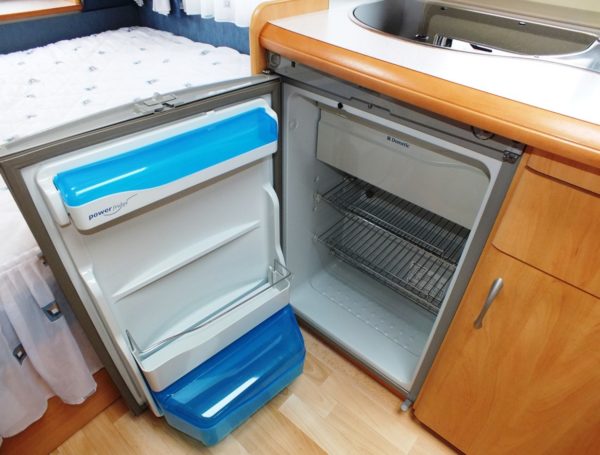 HOBBY De luxe Easy 400 SF bj.2004, NIEUWSTAAT, met MOVER - Afbeelding 18
