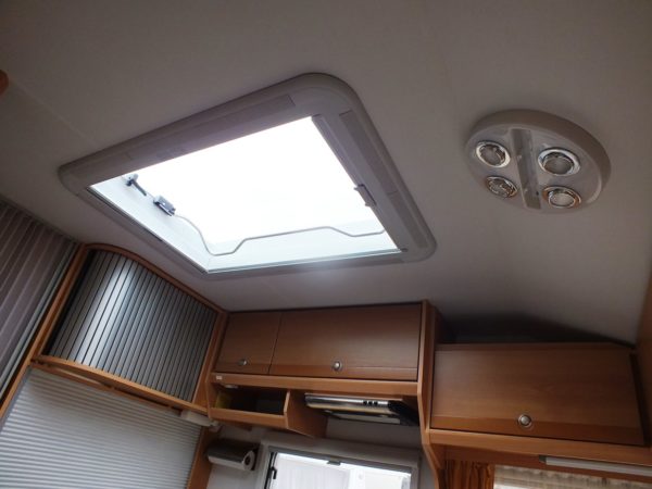 KIP PLATINUM 2001 47TDB met MOVER en VOORTENT - Afbeelding 17
