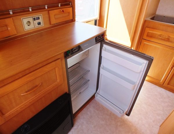 Hylander Design BJ, 2002 Met voortent en boiler - Afbeelding 11