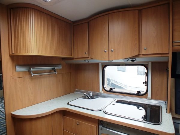 Bürstner Ventana 455TS bj.2003 Met MOVER EN VOORTENT - Afbeelding 18