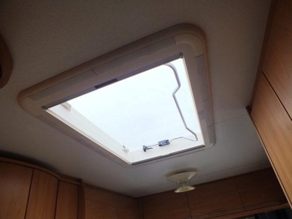 Bürstner Ventana 455TS bj.2003 Met MOVER EN VOORTENT - Afbeelding 13