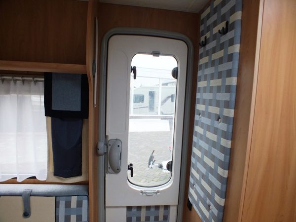 Bürstner Ventana 455TS bj.2003 Met MOVER EN VOORTENT - Afbeelding 10