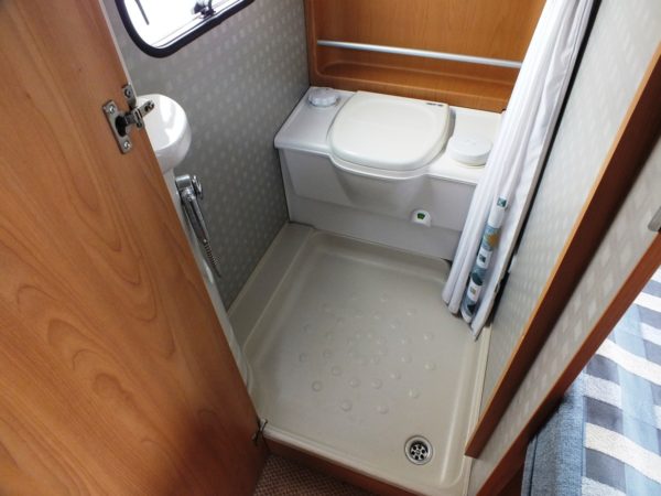 Bürstner Ventana 455TS bj.2003 Met MOVER EN VOORTENT - Afbeelding 3