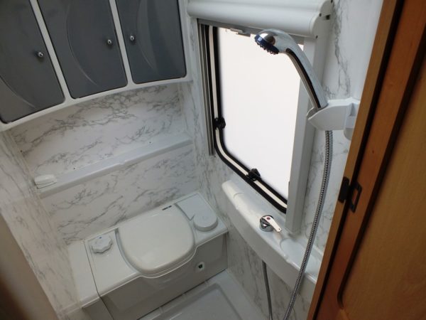 TEC Travel King 490, BJ.2003, Met DOUCHE EN VOORTENT - Afbeelding 4