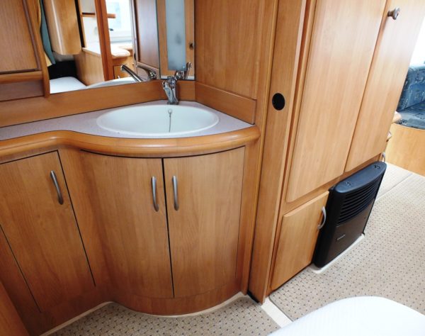 HOBBY Excellent Easy 540 UFE met MOVER, FRANS BED - Afbeelding 17