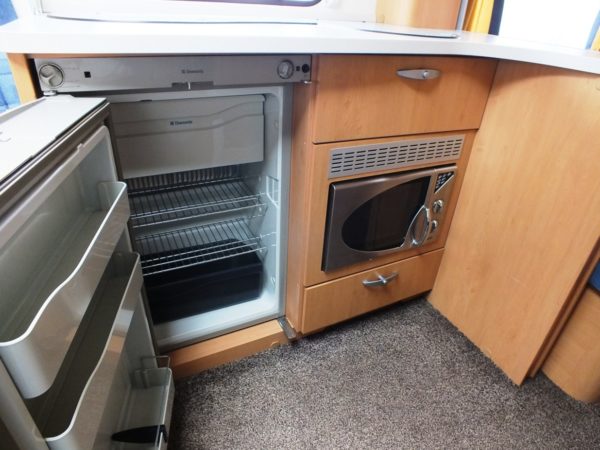 KNAUS Sudwind 450 FU bj.2006, met MOVER, AIRCO, VOORTENT - Afbeelding 14