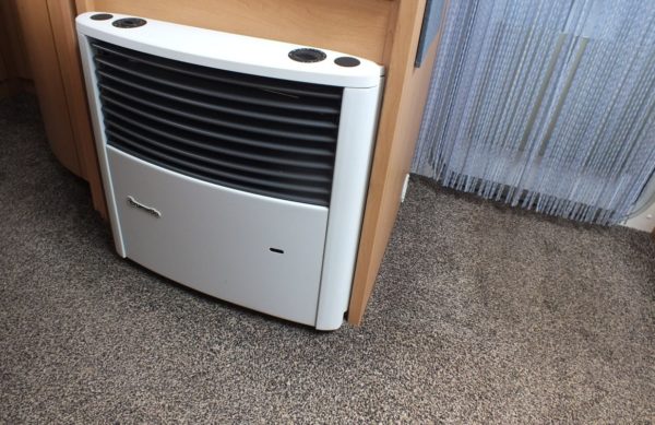 KNAUS Sudwind 450 FU bj.2006, met MOVER, AIRCO, VOORTENT - Afbeelding 21