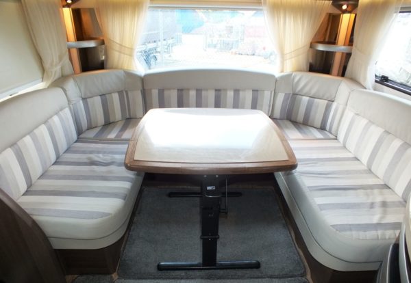 HOBBY Prestige 650 UMFE bj.2015, MIDDENZIT, THULE ZAKLUIFEL - Afbeelding 9