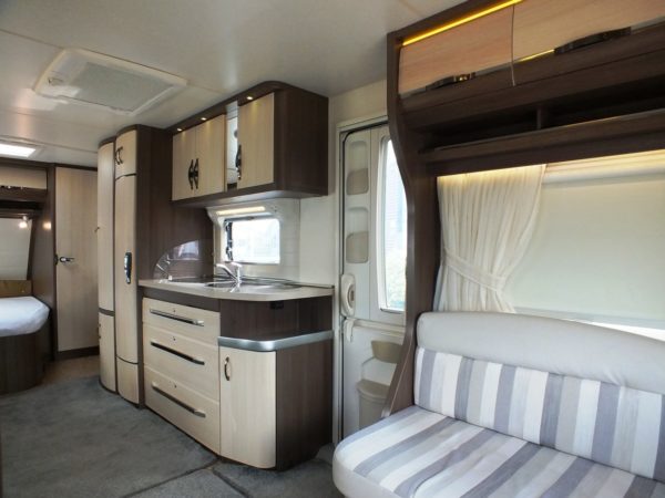 HOBBY Prestige 650 UMFE bj.2015, MIDDENZIT, THULE ZAKLUIFEL - Afbeelding 17
