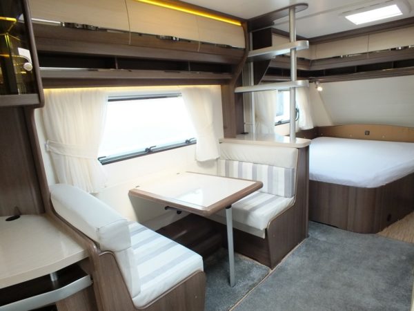 HOBBY Prestige 650 UMFE bj.2015, MIDDENZIT, THULE ZAKLUIFEL - Afbeelding 15