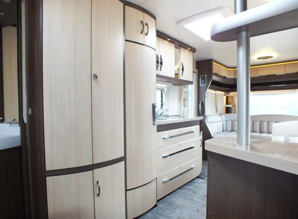 HOBBY Prestige 650 UMFE bj.2015, MIDDENZIT, THULE ZAKLUIFEL - Afbeelding 23