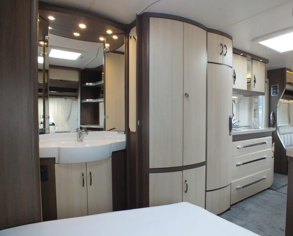 HOBBY Prestige 650 UMFE bj.2015, MIDDENZIT, THULE ZAKLUIFEL - Afbeelding 24