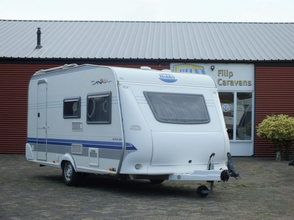 HOBBY De luxe Easy 440 SB modeljaar 2003, VOORTENT, LUIFEL