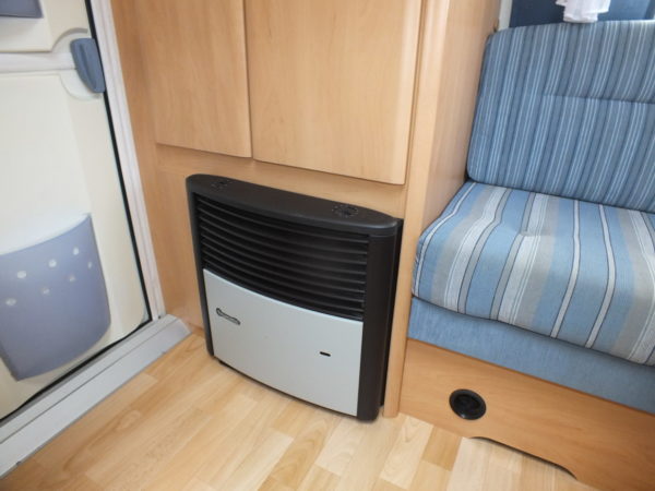 HOBBY De luxe Easy 440 SB modeljaar 2003, VOORTENT, LUIFEL - Afbeelding 24
