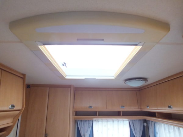 HOBBY De luxe Easy 440 SB modeljaar 2003, VOORTENT, LUIFEL - Afbeelding 25