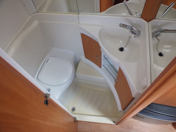HOMESTAR Racer 48 HR bj.2010, 5 SLAAPPLAATSEN, met VOORTENT - Afbeelding 24