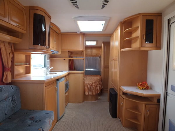 HOBBY Prestige 560 UFE bj.2005, met AIRCO, BRAND VOORTENT - Afbeelding 8
