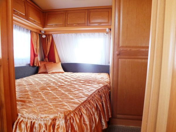 HOBBY Prestige 560 UFE bj.2005, met AIRCO, BRAND VOORTENT - Afbeelding 9