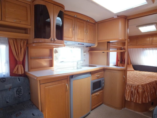 HOBBY Prestige 560 UFE bj.2005, met AIRCO, BRAND VOORTENT - Afbeelding 12