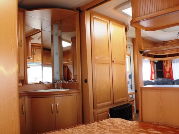 HOBBY Prestige 560 UFE bj.2005, met AIRCO, BRAND VOORTENT - Afbeelding 18