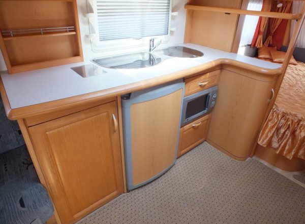 HOBBY Prestige 560 UFE bj.2005, met AIRCO, BRAND VOORTENT - Afbeelding 14