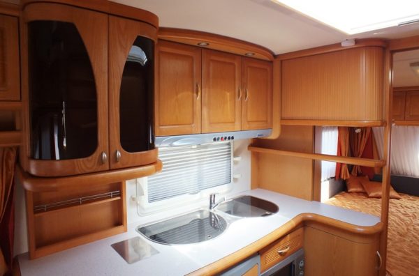 HOBBY Prestige 560 UFE bj.2005, met AIRCO, BRAND VOORTENT - Afbeelding 13