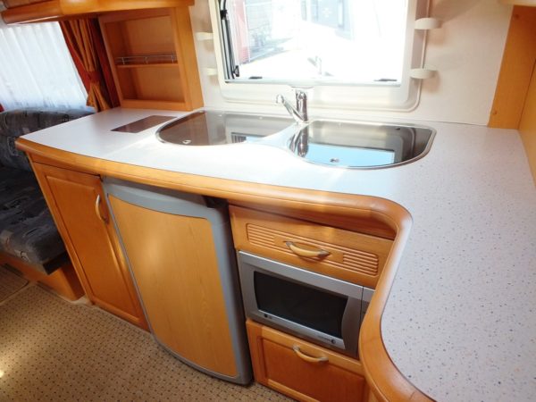 HOBBY Prestige 560 UFE bj.2005, met AIRCO, BRAND VOORTENT - Afbeelding 15